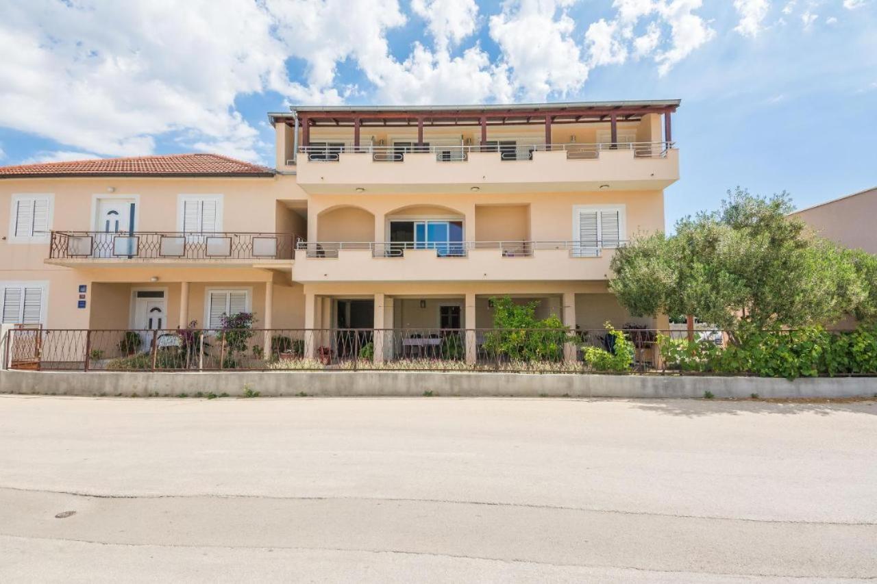 Apartments Mira Sukošan Extérieur photo